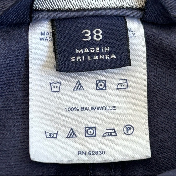 Lands End Men's Navy Cargo Shorts - Picture 8 of 10